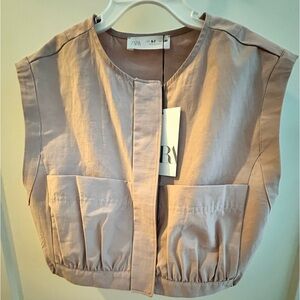 Brand New top and bottom form Zara 
Top is 6/7 
Bottom 8